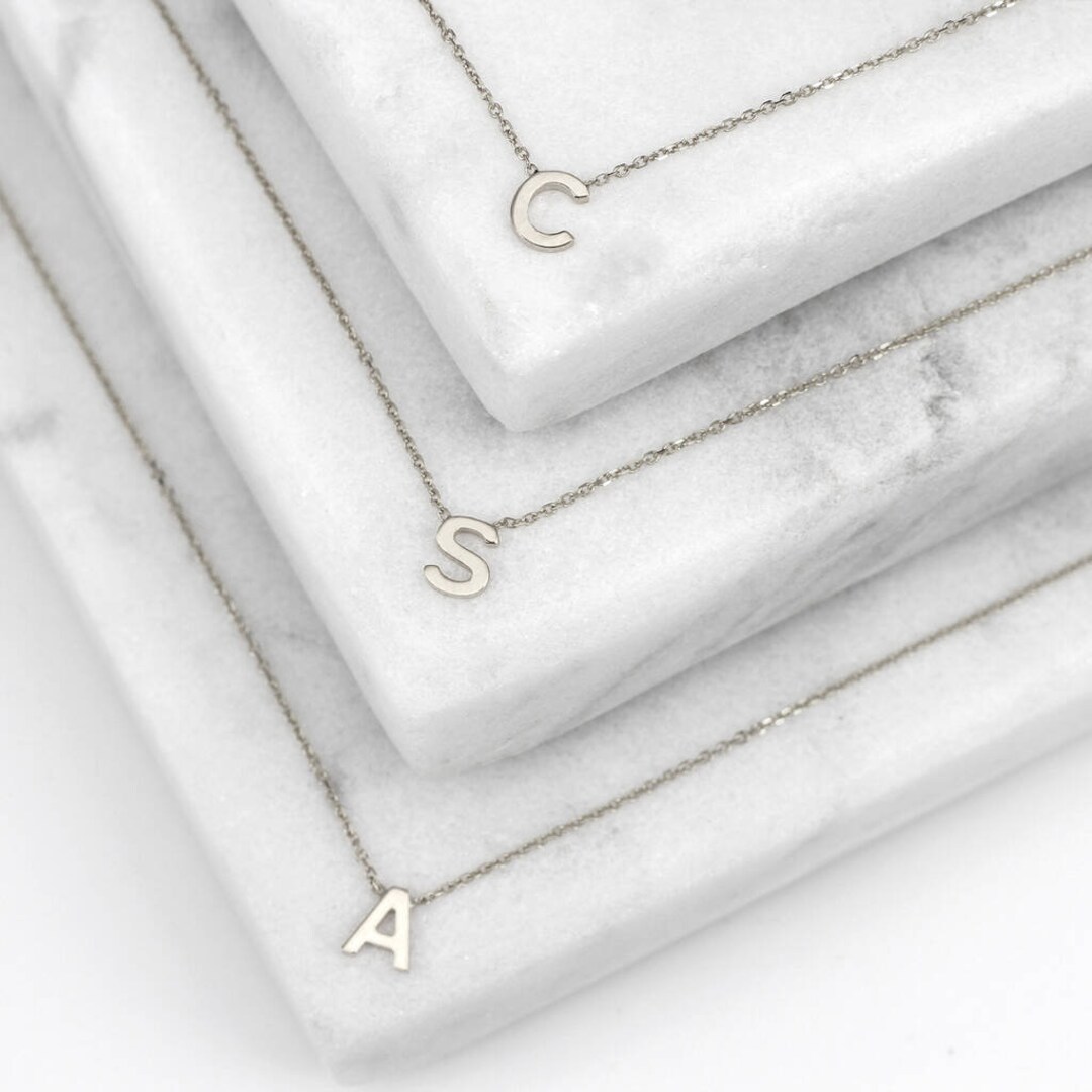 送税込【HURLEY BURLEY】STERLING SILVER MINI INITIAL NECKLACE Sterling Silver Mini Initial Necklace • Initial Pendant