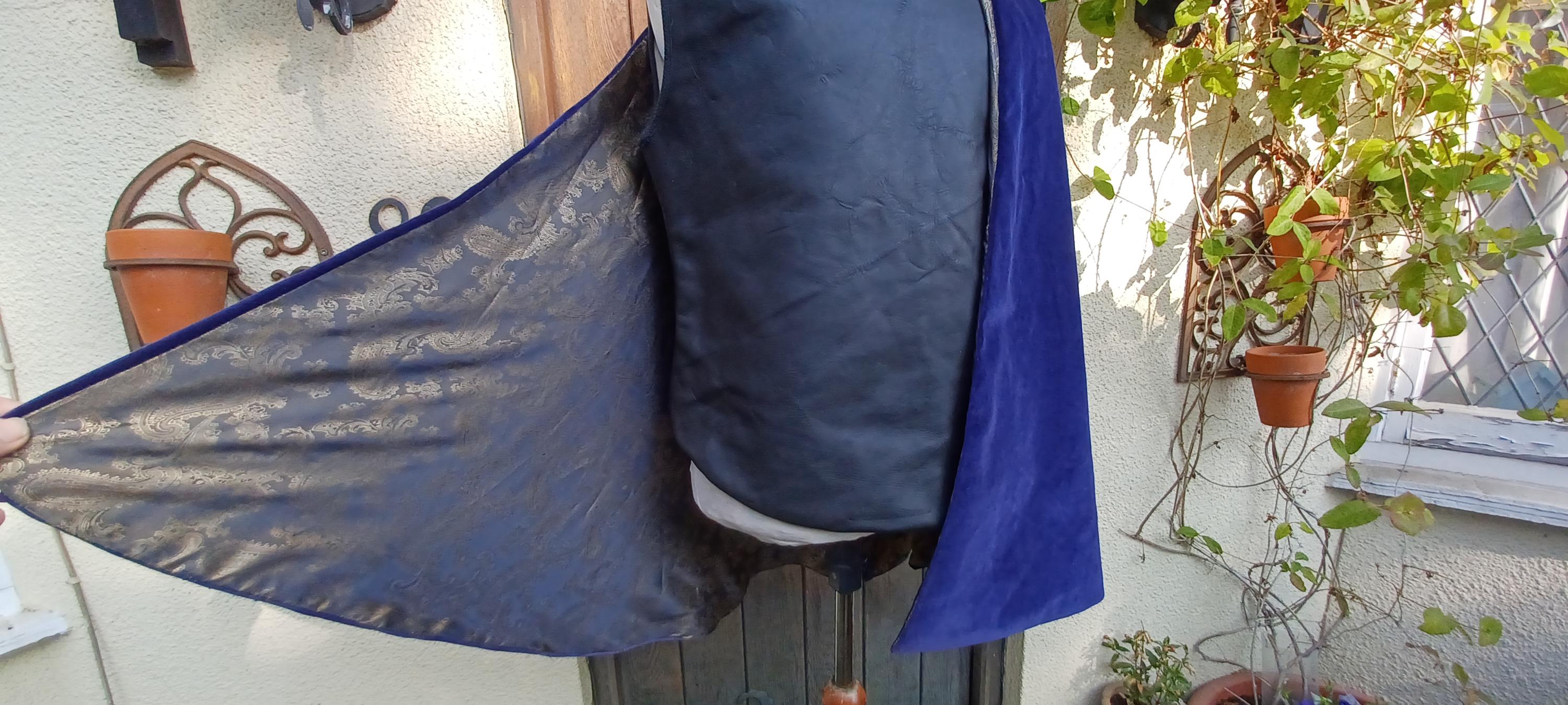 半円形の肩掛けマント。お好みの色をお選びください。 - Etsy 日本