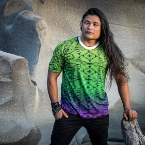 T-shirt psychédélique, imprimé de la géométrie sacrée Shipibo. Un cadeau chamanique pour lui. Vêtements transdimensionnels fractals