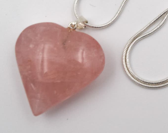Rose quartz heart necklace, heart pendant crystals necklace, lovely pendant, gifts for her, valentine's gift, mom's gift