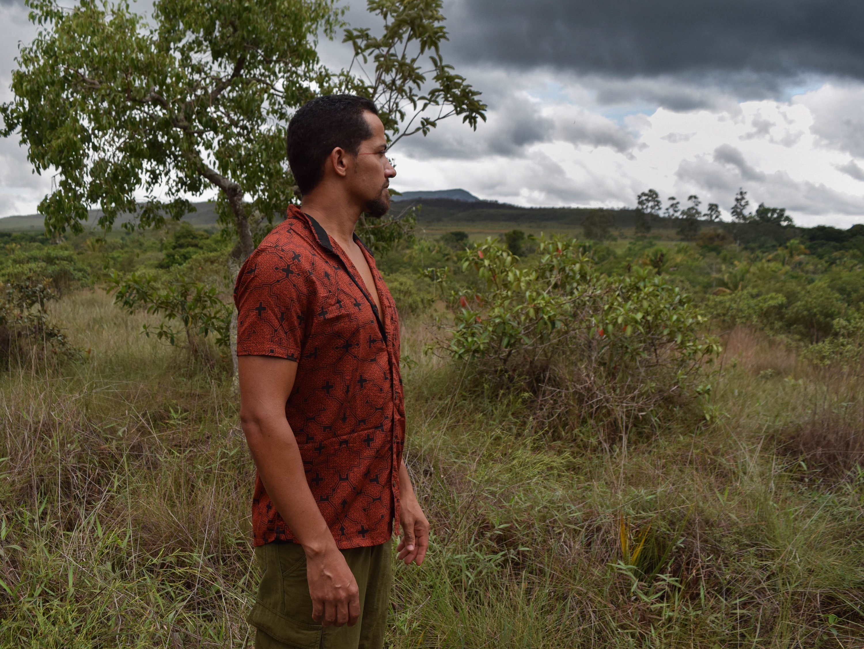 Red Shipibo Patterned Men& image 9
