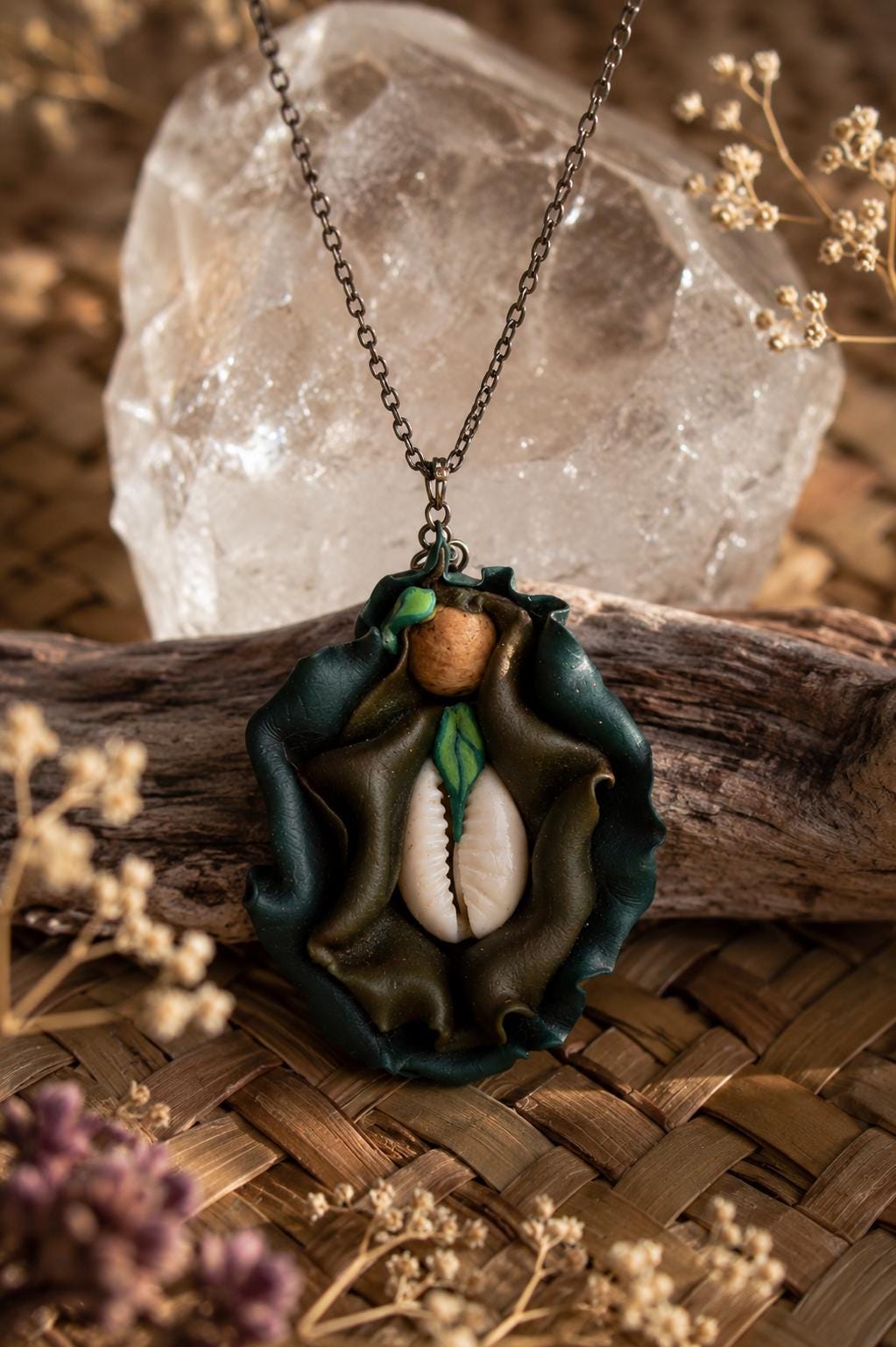 Goddess  feminine pendant in polymer clay, yoni jewelry