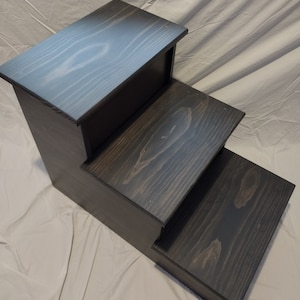 18&quot; Medium Pet Stairs to give your bigger dog or cat the extra step they need, 18&quot; Medium Dog Stairs, 18&quot; Cat Stairs w/ Medium Treads