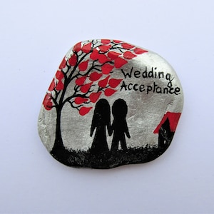 Tarjeta de aceptación de boda, concha pintada a mano, tarjeta de arte personalizada, tarjeta romántica única para pareja, árbol de corazones rojos, concha marina, tarjeta hecha a mano