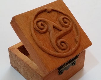 Celtic box Wood carving, Handmade woodcarving, 2,1 x 2,1 x 1,5 in.