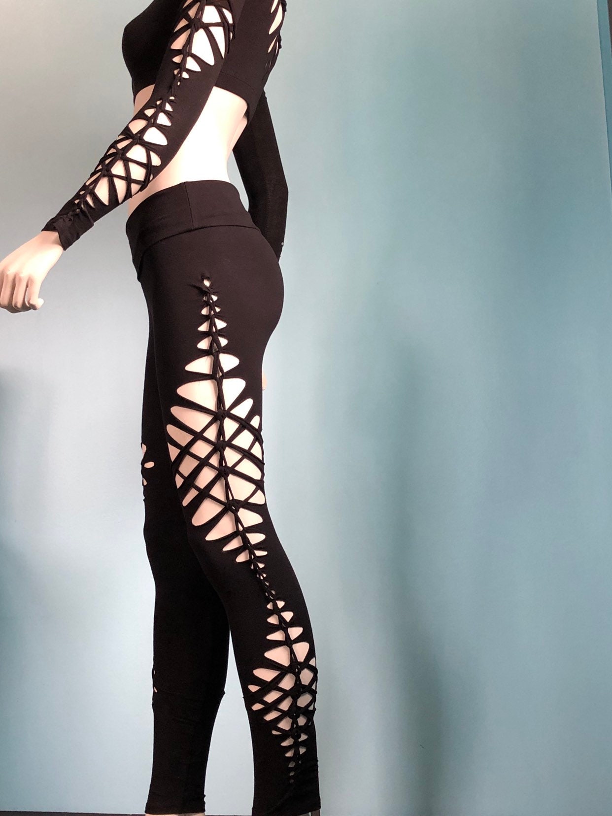cut out leggings outfit