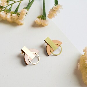 Orecchini geometrici rosa pesca, Orecchini ventaglio rosa, Orecchini geometrici, Orecchini rosa e oro, Orecchini matrimonio, Regalo per lei