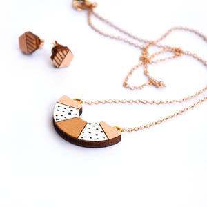 Semicircle polka dots necklace, Wooden necklace, Geometric necklace, Everyday necklace imagem 7