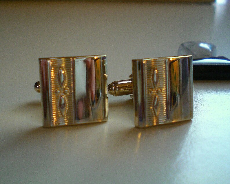 Men/'s 1970/'s Vintage Textured Square Gold Tone Ornate Design Wedding Cufflinks