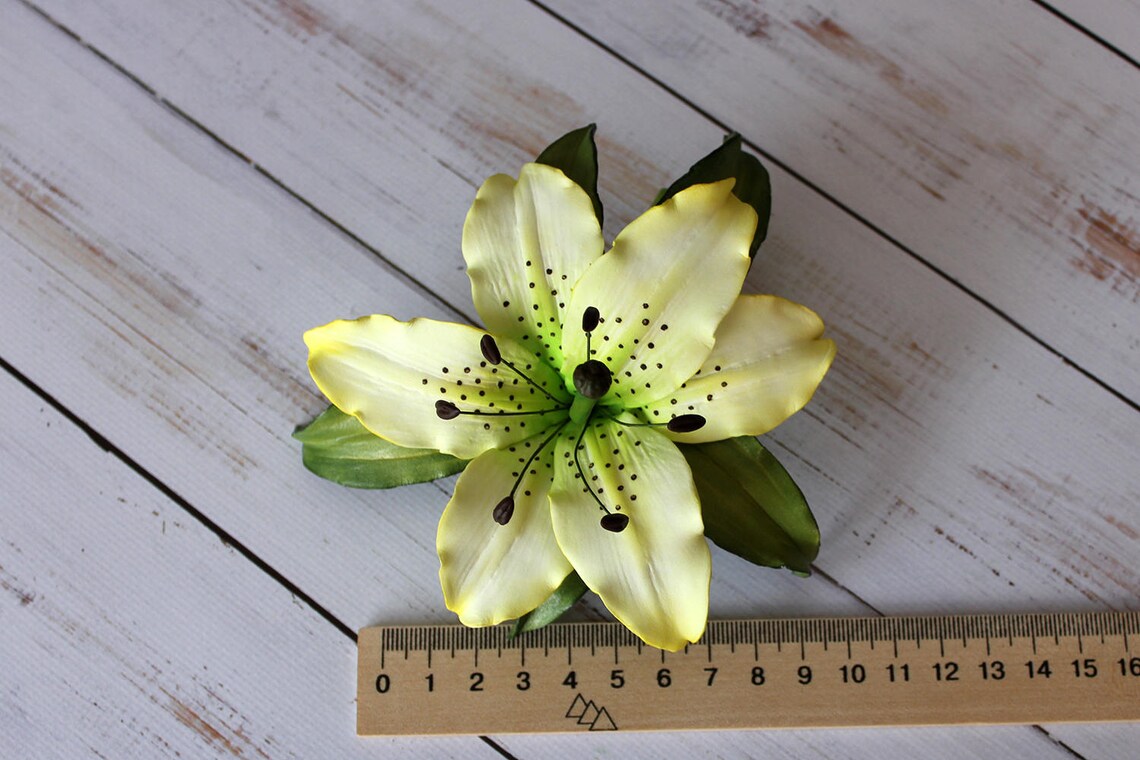 White Lily Hair Clip Flower Bridal Accessory Wedding Ivory Etsy