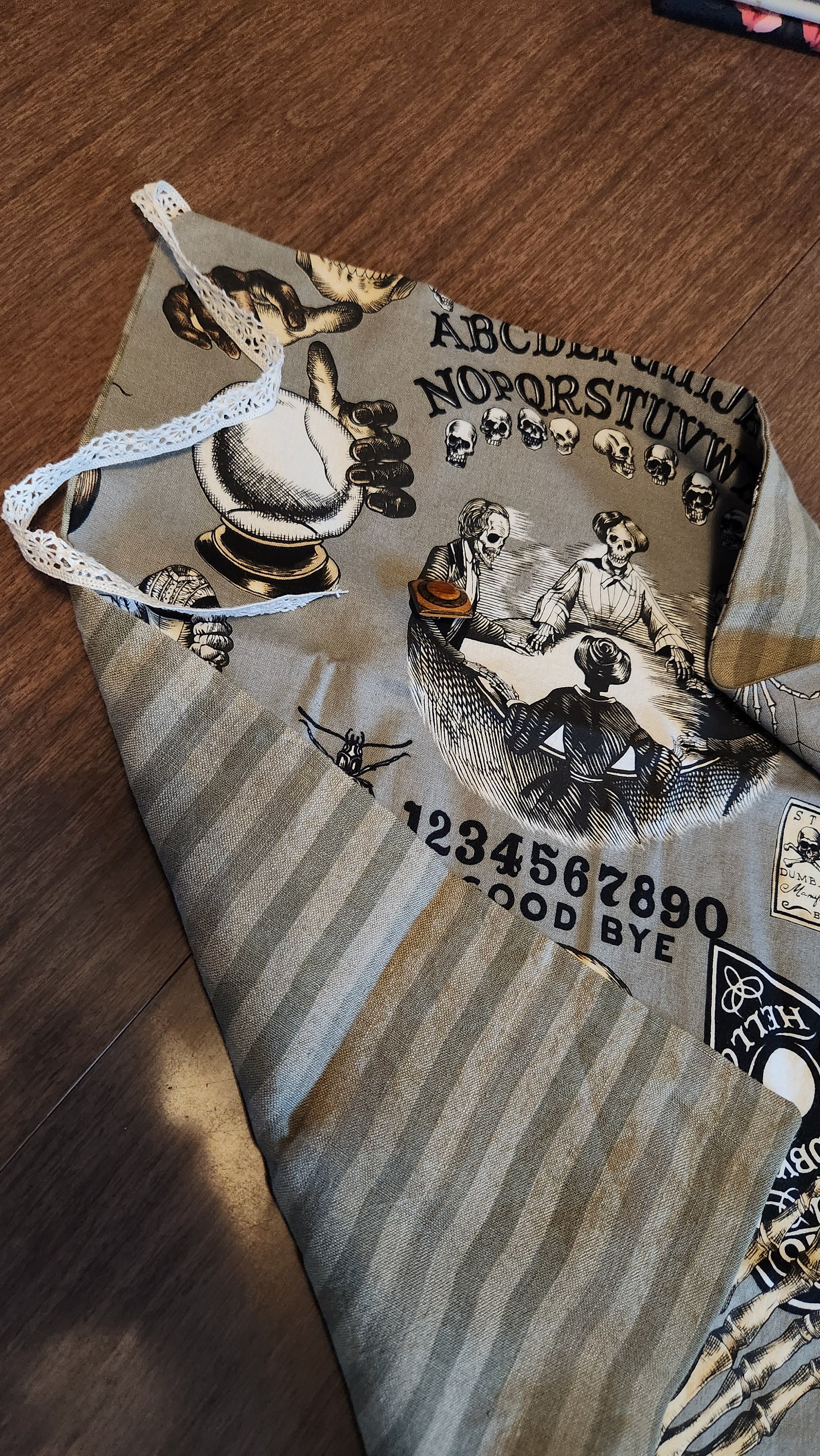 Hand Made Seance Tarot/oracle Deck Wrap/ Divining Cloth. 18