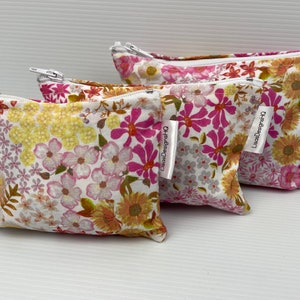 Estuche de tela con cremallera con flores rosas y amarillas de Spring Garden, hecho en Australia, monedero para tarjetas de crédito, portamonedas de algodón