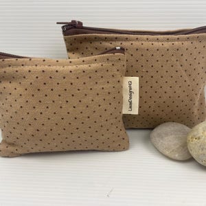 Flanella color caramello con graziosi pois marroni Mini organizzazione per il trucco Custodia per caricabatterie per telefono Custodia con cerniera Portamonete in cotone australiano