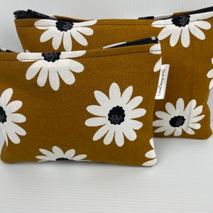 White Daisy’s Vintage Style Makeup Pouch, Pencil Case Zipper Pouch, Australian Made Coin Purse Cotton pouch 2 sizes