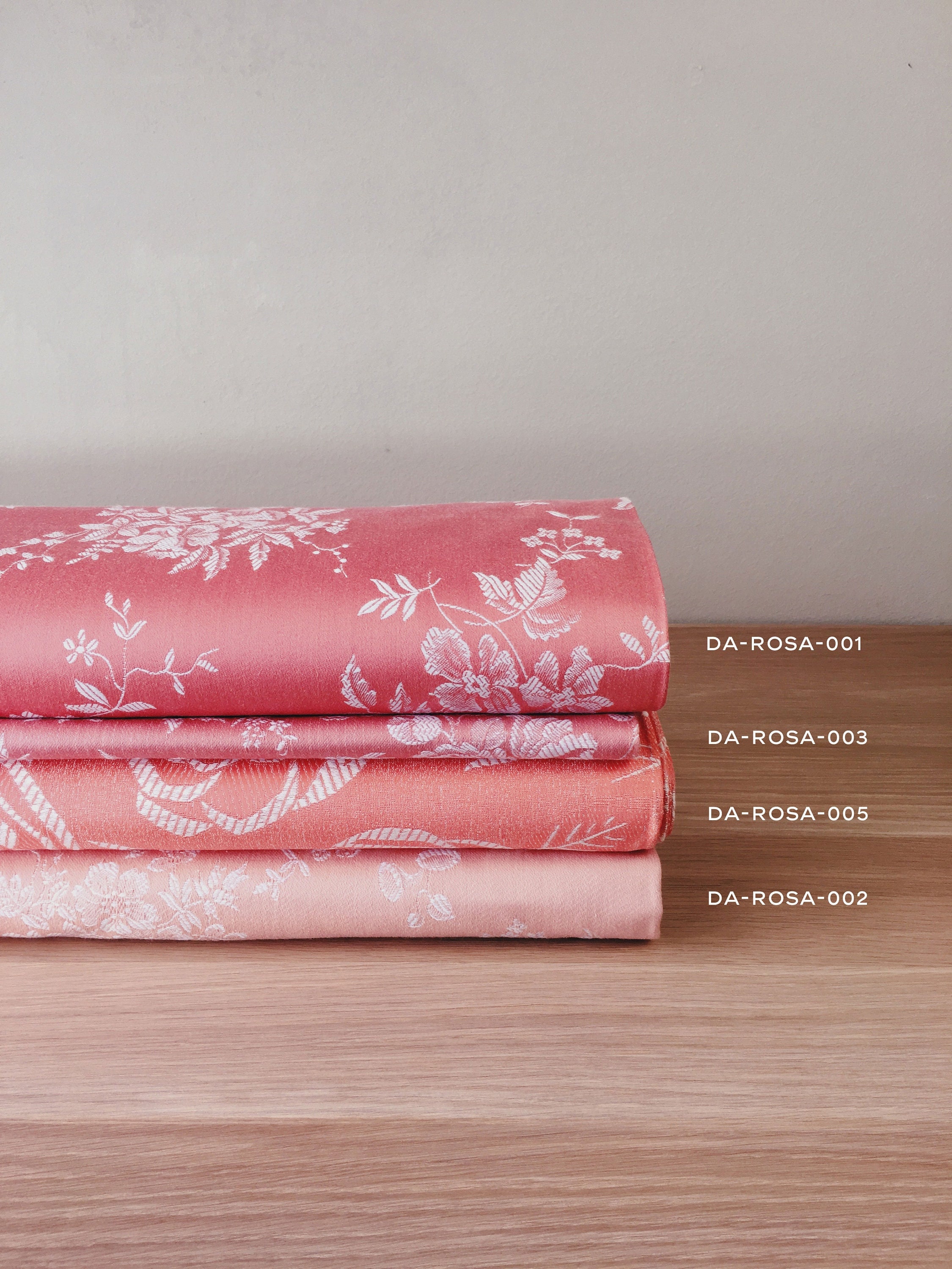 お選びください！アンティーク ピンクフローラル ティッキング生地