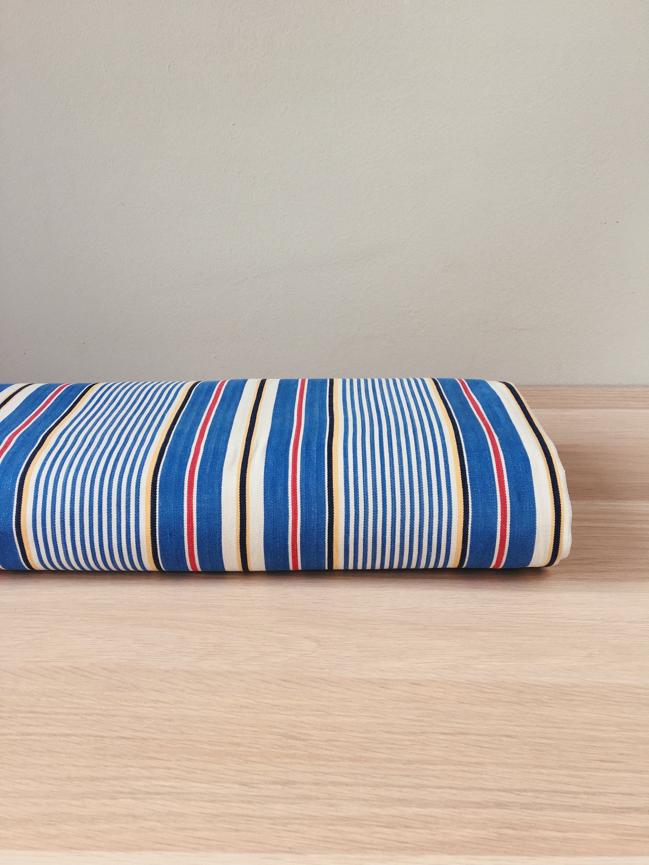 53インチ×39インチ アンティーク ティッキング生地 マルチストライプ