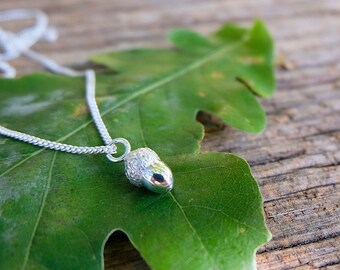 ACORN Mini Halsband i Sterlingsilver – Handgjort av Lovisa | Elegant hänge i present till henne, bröllop, födelsedag, årsdag