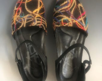OTBT Colorful Yarn decorated black Mary Jane shoes size 8 Vintage OFF the Beaten TRACK