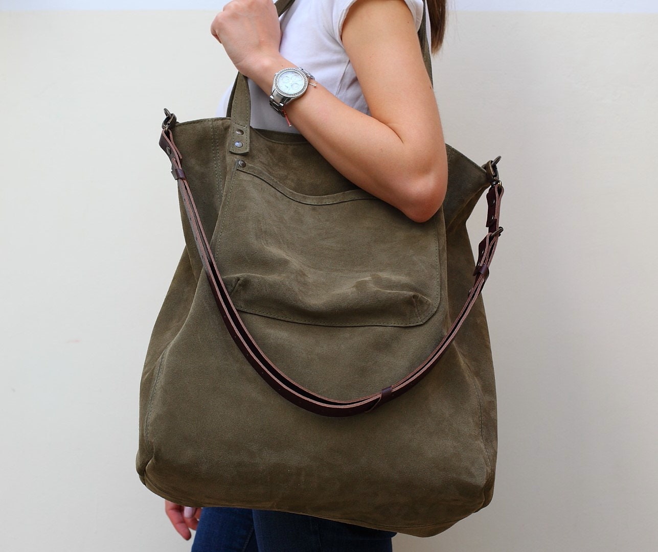 【BBYB】24FW★ Olive Suede Shoulder Bag Olive Green Soft Suede Hobo Shoulder Bag | SilkFred US