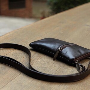 Piccola borsa marrone a tracolla Iphone, borsa in pelle marrone, regalo per uomini, regalo per donne