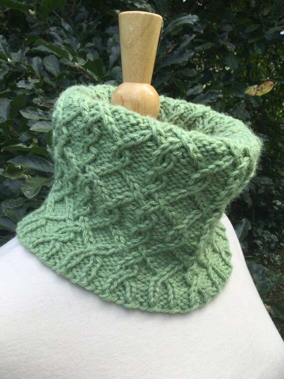 PDF Knitting Pattern Trellis Cabled Cowl in Two Yarn Etsy