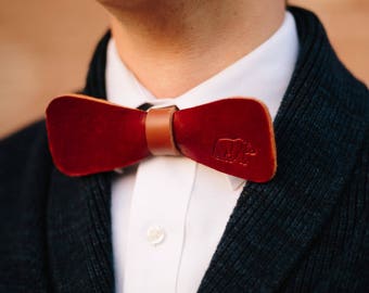 Bow ties for Men. Brown bow tie. Personalized Monogram. Brown Leather Bowtie. Mens bowties Wedding ties. Groomsmen bow ties