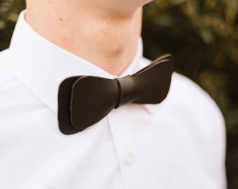 Bow ties for Men. Black Leather Bowtie. Fathers Day Gift Father’s Day. Mens bowties Wedding bow tie Groomsmen gifts Dapper Rustic Wedding
