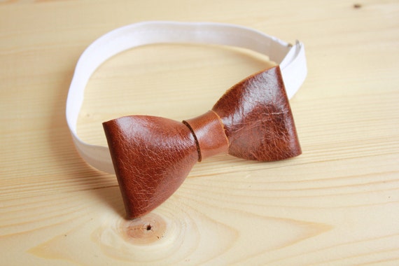 Brown Textured Leather Bow Tie Brown Textured Leather Bow Tie
