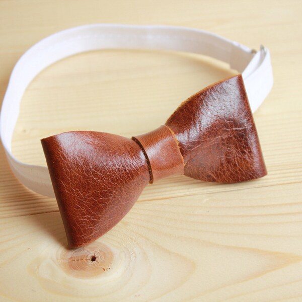 Weathered brown leather bow tie. Modern wrapped bow tie for men. Gifts under 20. Father's day gift. Graduation bow tie. Groom suit and tie