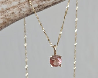 GORGEOUS Oregon Sunstone Pendant Necklace in Solid 14k Yellow Gold / 18 inches