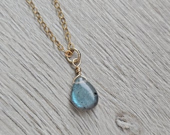 Minimalist Labradorite Pendant Necklace in 14k Gold Filled