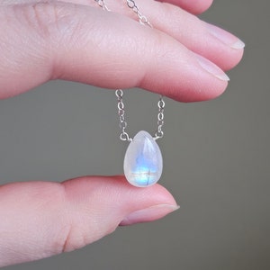 Rainbow Moonstone Pendant Necklace in Sterling Silver