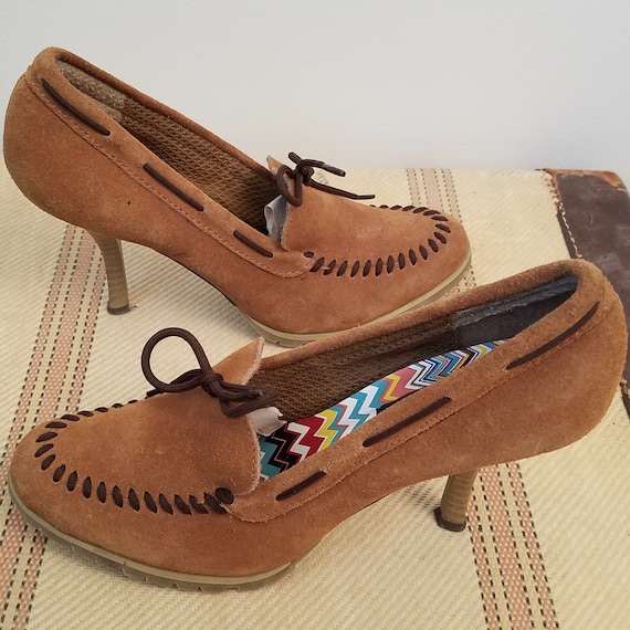 SODA Brown Suede Moccasin Stiletto Heels Vintage … Gem