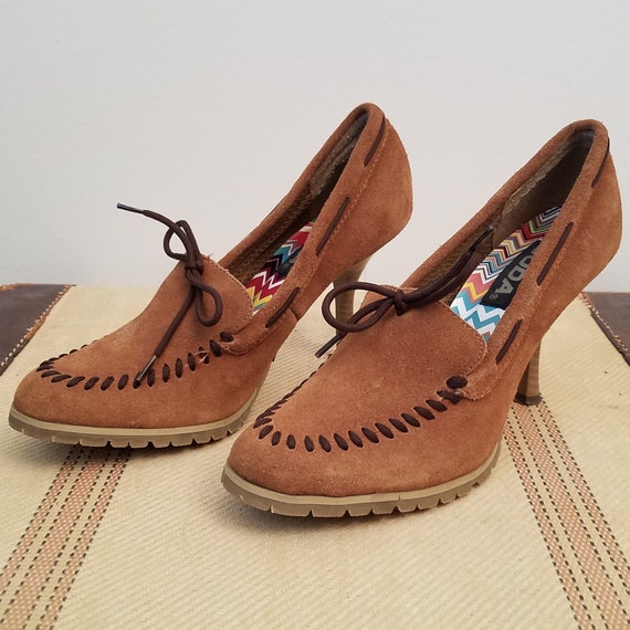 SODA Brown Suede Moccasin Stiletto Heels Vintage … Gem