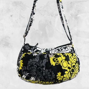 Bolso de hombro barroco pequeño de VERA BRADLEY: Monedero negro y amarillo