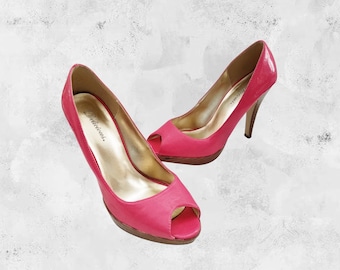 DELICIOUS Fuschia Pink Faux Leather Platform Peep Toe Pumps - Size 9
