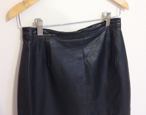 Black Skirt - Size 3/4 1980's Mid Length Black Le… - image 3