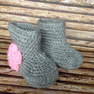 Knit Crochet Baby Flower Booties Baby Photo Prop Handmade MADE TO ORDER image 4