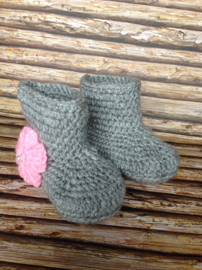 Knit Crochet Baby Flower Booties Baby Photo Prop Handmade MADE TO ORDER image 4