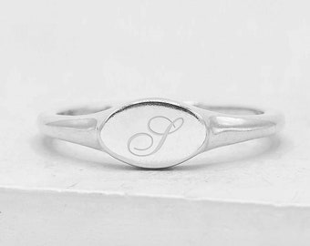 Signet Ring - Silver |  | Engraved Ring | Monogram Signet Ring | Initial Engraved Ring | Personalized Gift | R1059S