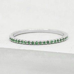 Thin 1.4mm Eternity Band - Silver & Emerald Green - Eternity Ring - Promise Ring - Emerald Ring - Temporary Wedding band | May Birthstone