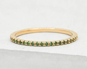 Thin 1.4mm Eternity Band - Gold & Emerald Green - Eternity Ring - Promise Ring - Emerald Ring - Temporary Wedding band | May Birthstone