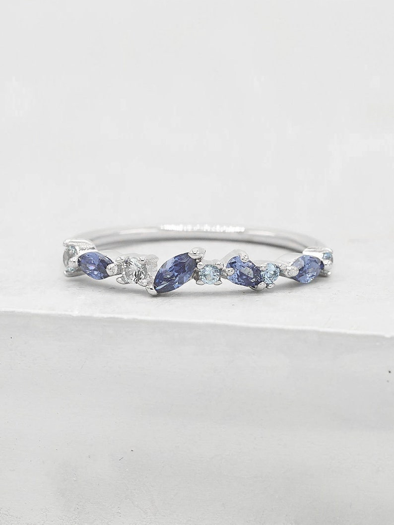 Bague grappe Argent bleu Bague à empiler avec pierres de naissance de septembre avec saphirs et aigue-marine Cz, Bague de promesse, Alliance de mariage R1057SBL image 1