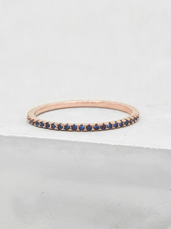 Temporary wedding shop bands