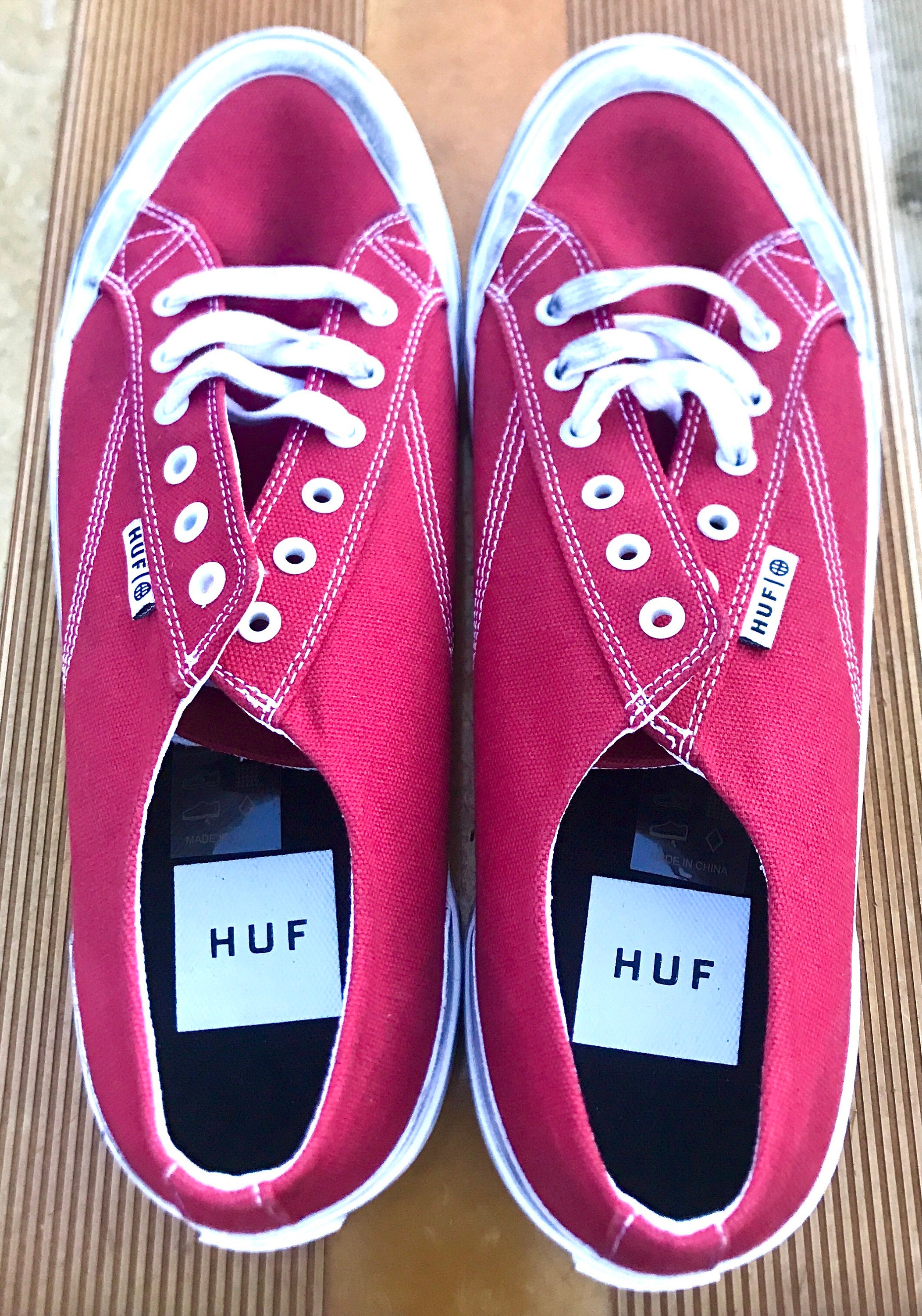 Men s Size 10 Womens 11.5 Brand New Old Stock Red White Lowtop