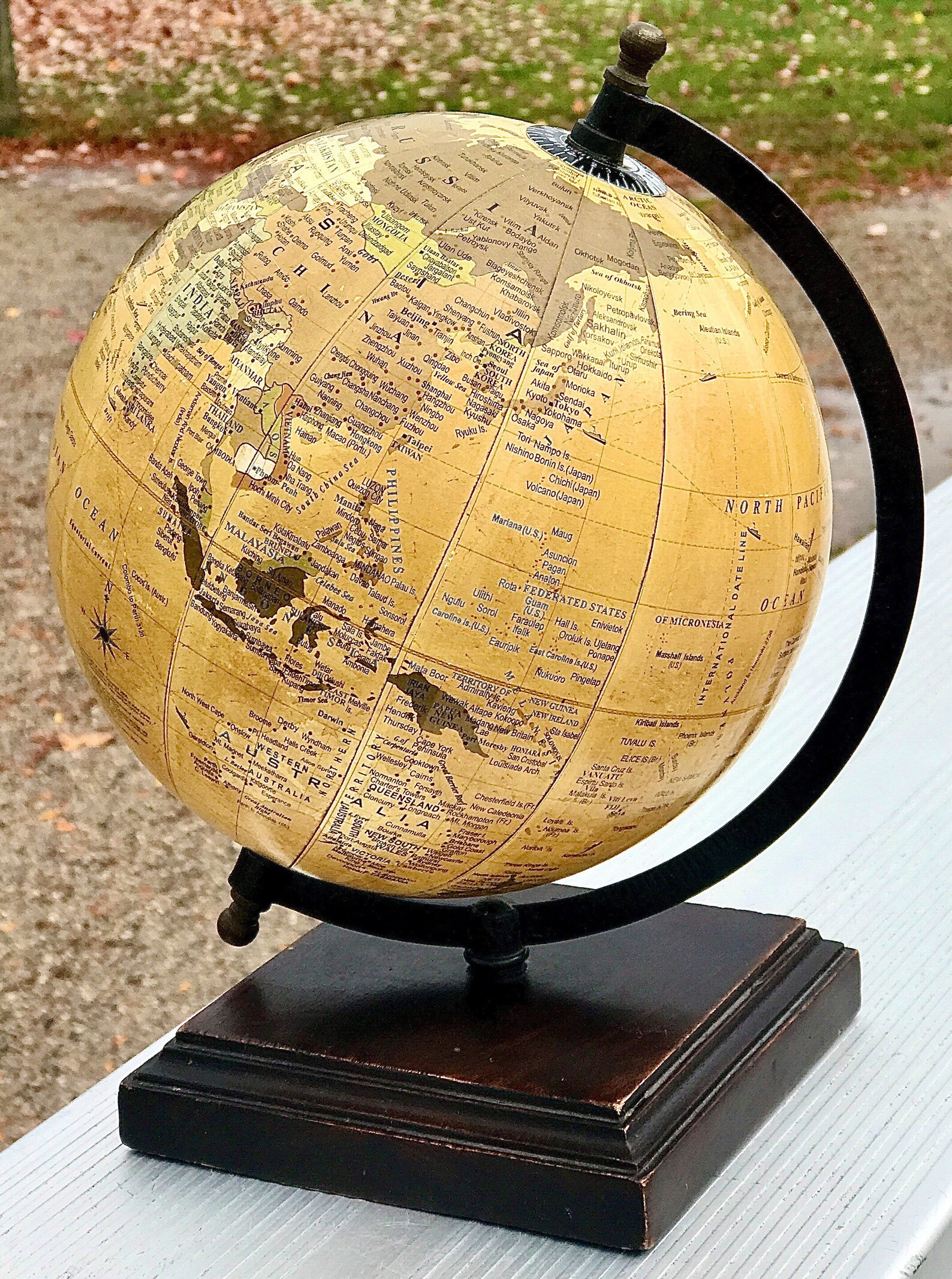 Vintage Copyrighted Government of India Replica Old World Style 8 Beige