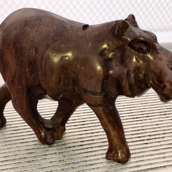 Miniature antique sculptée à la main des années 1800, art populaire en bois, figurine hippopotame africaine, jouet de la jungle, désert sauvage, animal, acajou, arche de Noé