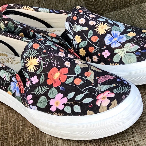 Women’s 6 Brand New Old Stock Unworn KEDS X RIFLE PAPER Co. Black Canvas Multicolored Flowers Floral Pattern Slip On Shoes Casual Sneakers