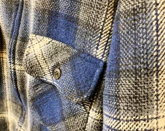 Vintage Full Zip Button Pocketed Men's XL Blue Shadow Plaid Vintage Full Zip Button Pocketed Men's XL Blue Shadow Plaid