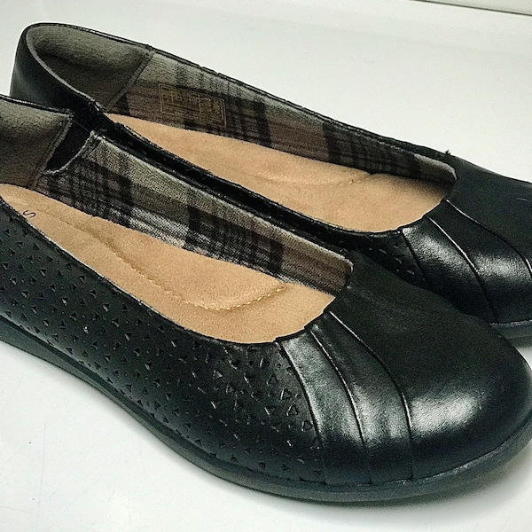 Women's 8 W (Wide Sizing) European 39 Black Perforated Leather Tartan Plaid Lined Interior Slip On EARTH ORIGINS FIONA Shoes *like new*